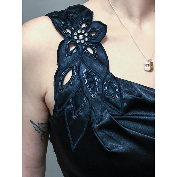 🥂Sparkly Cut Out Cocktail Dress🥂 - Picture 3 of 4